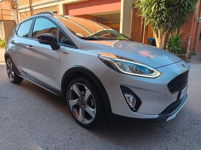 Usata Ford Fiesta Active 100 CV (73 kW) 2019 Argento Utilitaria