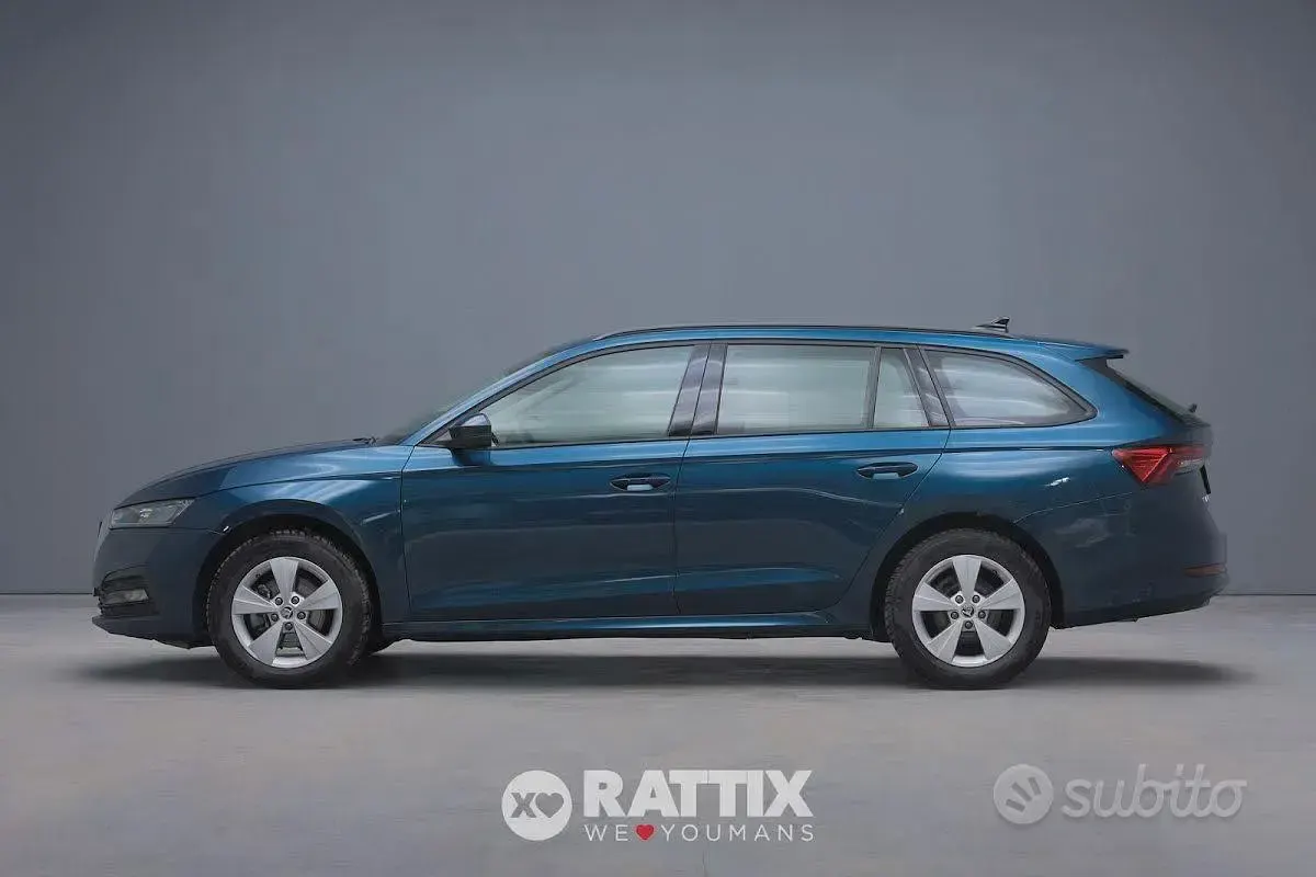 Usata Skoda Octavia Executive 150 CV (110 kW) 2023 Blu Station wagon