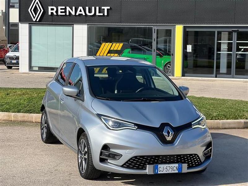 Usata Renault Zoe Intens 100 kW (136 CV) 2022 Grigio chiaro Utilitaria