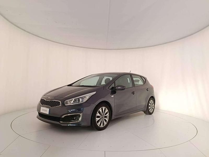 Begagnad Kia Ceed 90 HK (66 kW) 2018 Grå Halvkombi