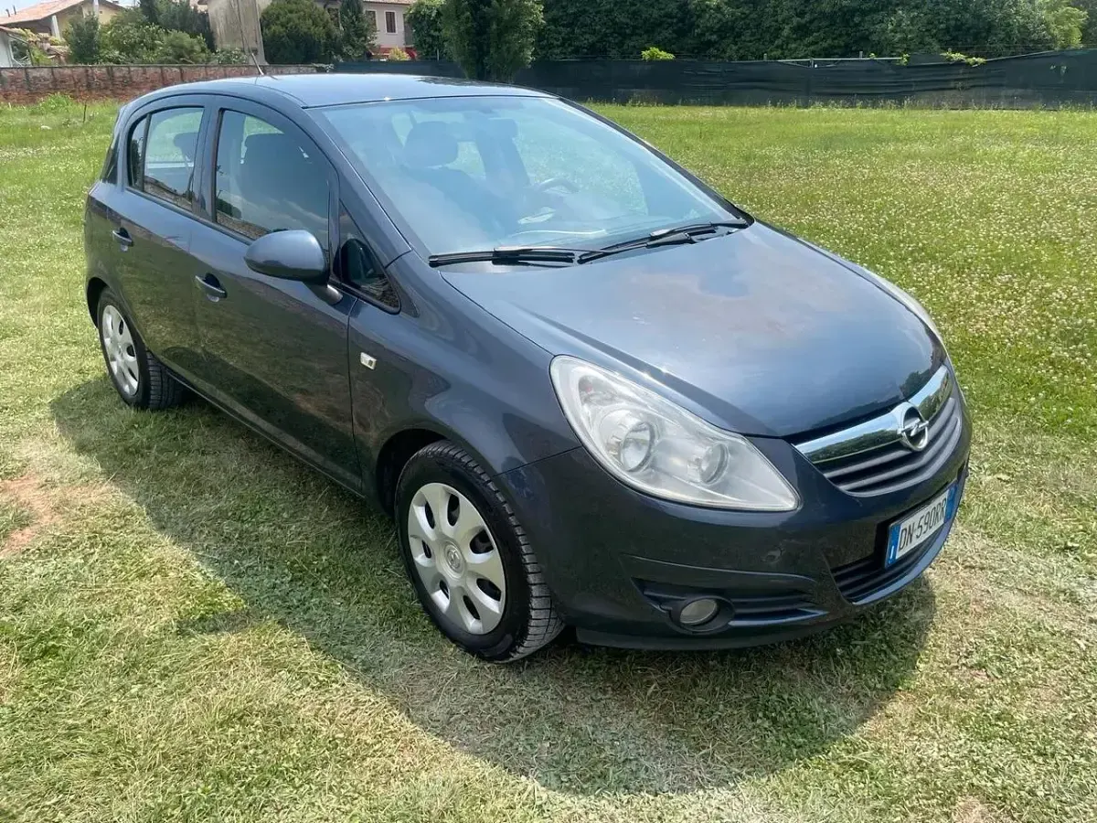 Usata Opel Corsa Cosmo 75 CV (55 kW) 2008 Utilitaria