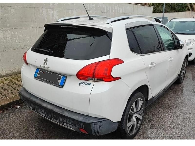 Usata Peugeot 2008 Allure 92 CV (67 kW) 2015 Bianco SUV