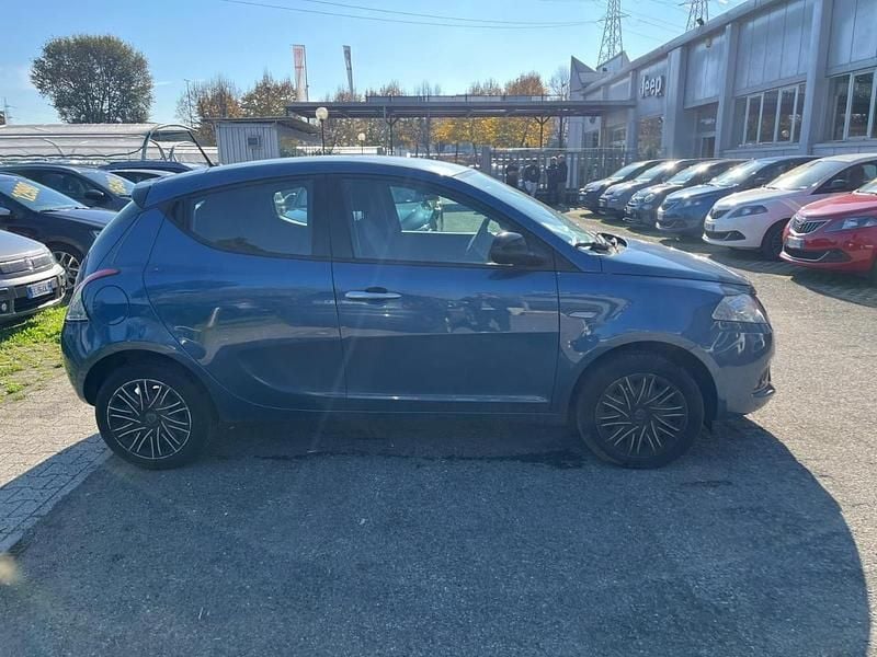 Usata Lancia Ypsilon Silver 69 CV (50 kW) 2023 Blu Utilitaria