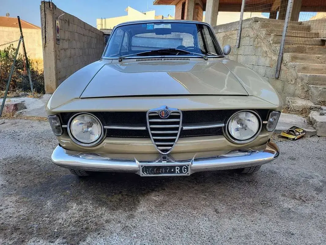 Usata Alfa Romeo GT Junior 88 CV (64 kW) 1970 Beige Coupé