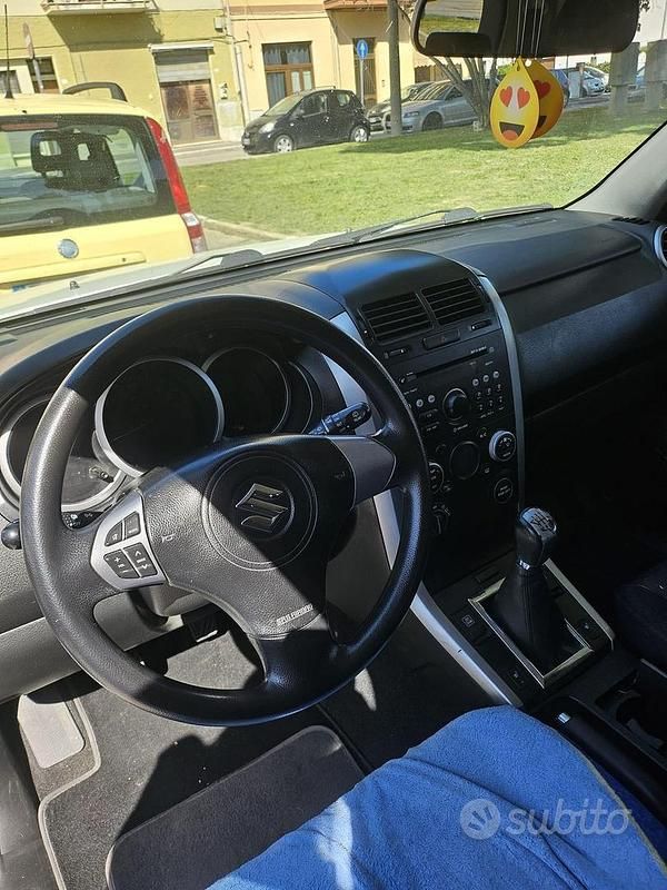 Usata Suzuki Vitara 2011 Bianco SUV