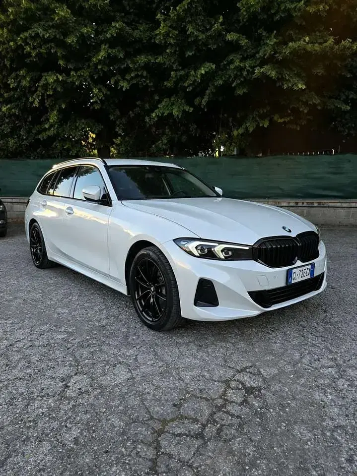 Usata BMW 318 Luxury Line 150 CV (110 kW) 2022 Bianco Station wagon