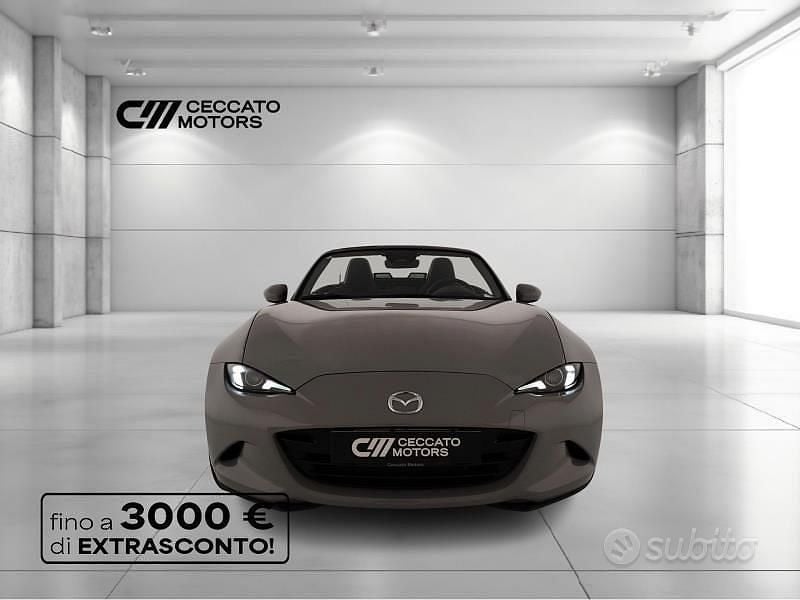 Usata Mazda MX5 Exclusive-Line 132 CV (97 kW) 2025 Grigio Cabrio