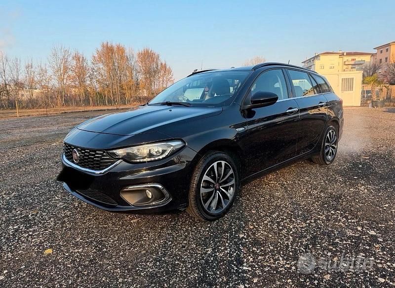 Usata Fiat Tipo 120 CV (88 kW) 2018 Nero Station wagon