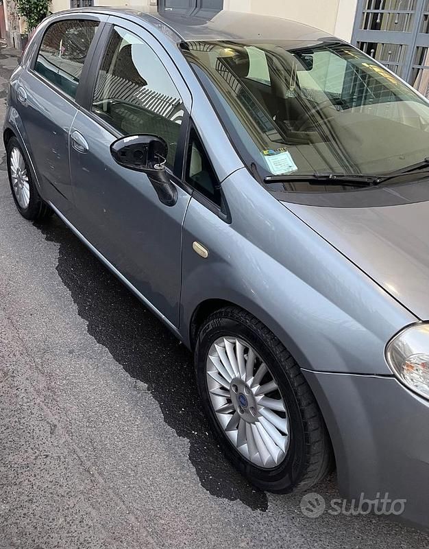 Usata Fiat Punto 75 CV (55 kW) 2006 Grigio Utilitaria