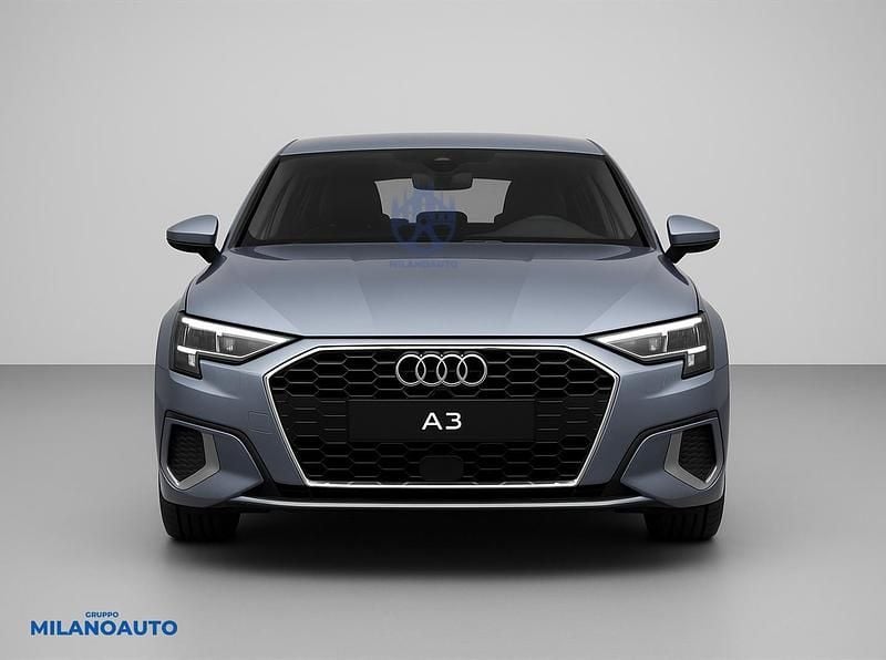 Begagnad Audi A3 Sportback Advanced Plus 150 HK (110 kW) 2024 Grå Halvkombi
