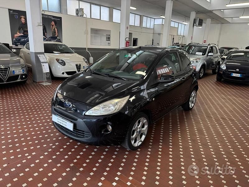 Nero Usata 2009 Ford Ka Titanium Due volumi | 3200 € (Buon prezzo) - Immagine 1/4