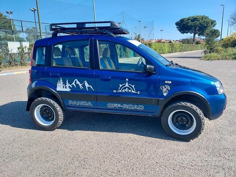 Usata Fiat Panda 4x4 Climbing 60 CV (44 kW) 2005 Blu Utilitaria