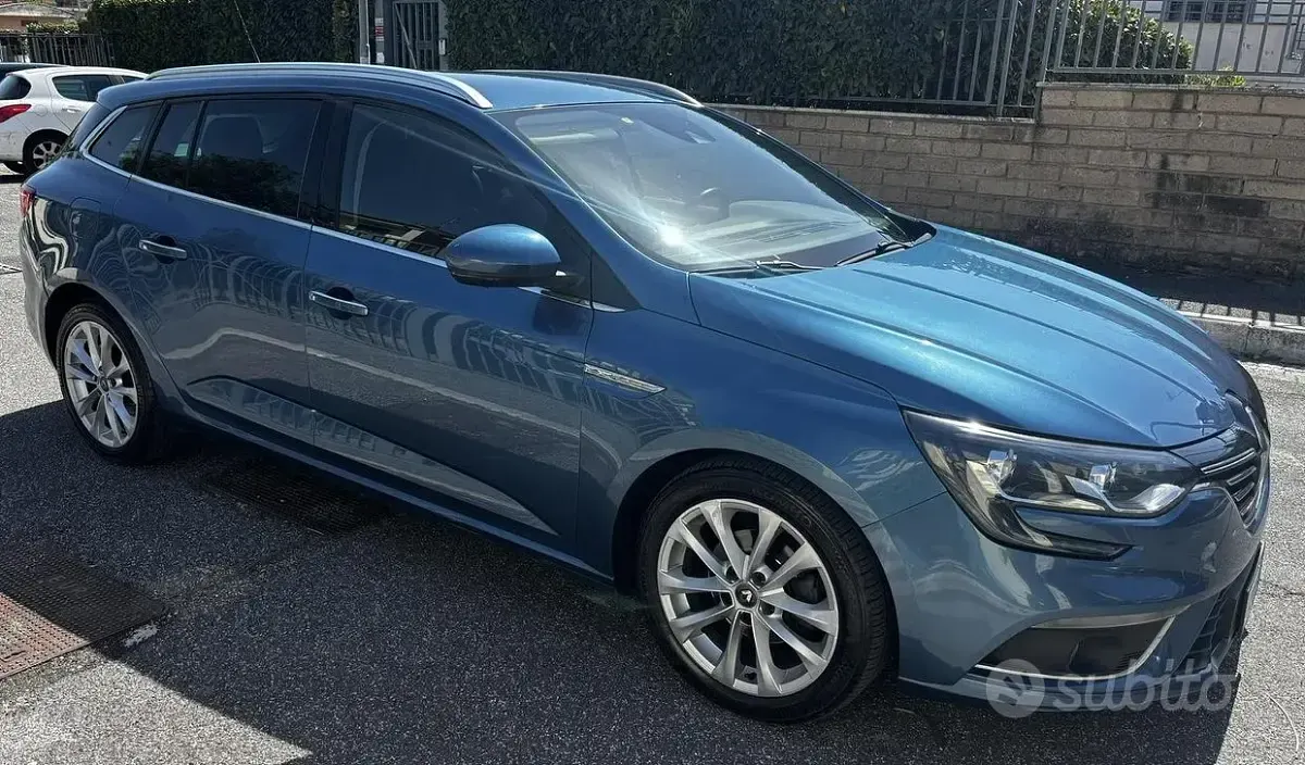 Usata Renault Mégane IV 110 CV (80 kW) 2017 Blu Station wagon