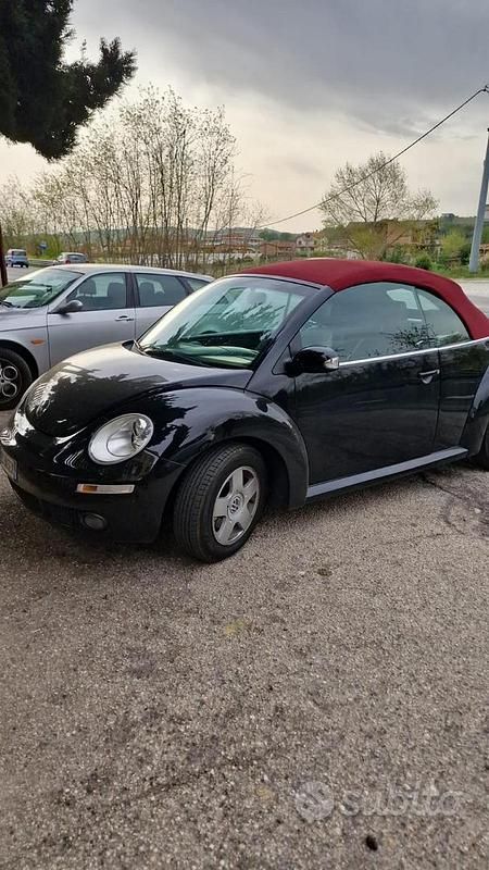 Usata VW New Beetle Edition 105 CV (77 kW) 2010 Nero Utilitaria