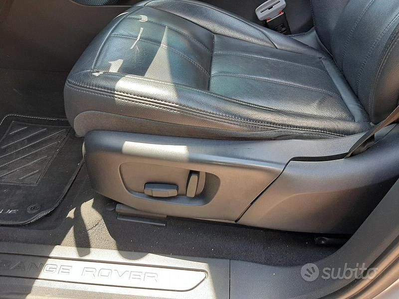 Usata Land Rover Range Rover evoque SE Dynamic 150 CV (110 kW) 2020 Grigio Station wagon
