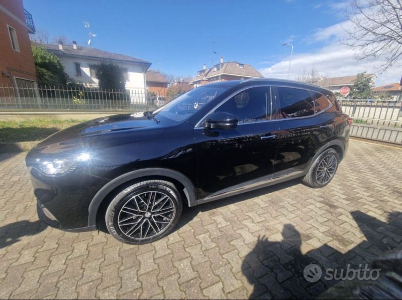 Usata MG HS Luxury 162 CV (119 kW) 2023 Nero SUV