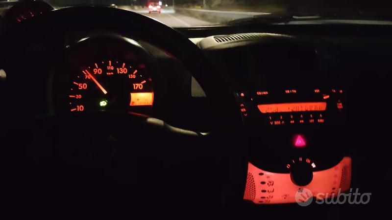 Usata Toyota Aygo 68 CV (50 kW) 2010 Grigio Utilitaria