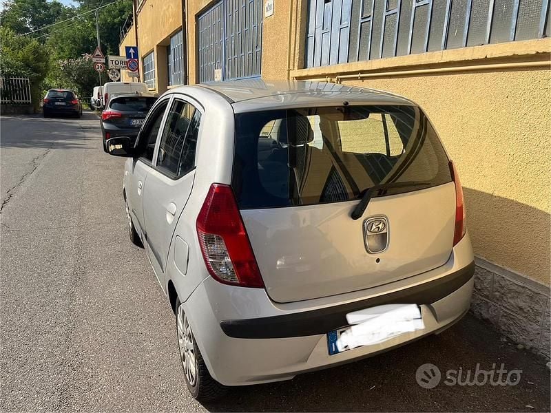 Grigio Usata 2009 Hyundai i10 Due volumi | 3900 € (Buon prezzo) - Immagine 1/3