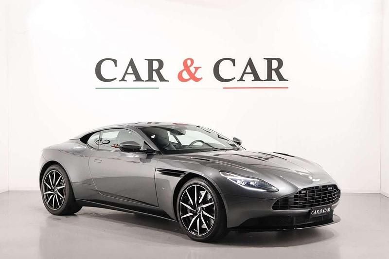 Usata Aston Martin DB11 608 CV (447 kW) 2018 Grigio Coupé