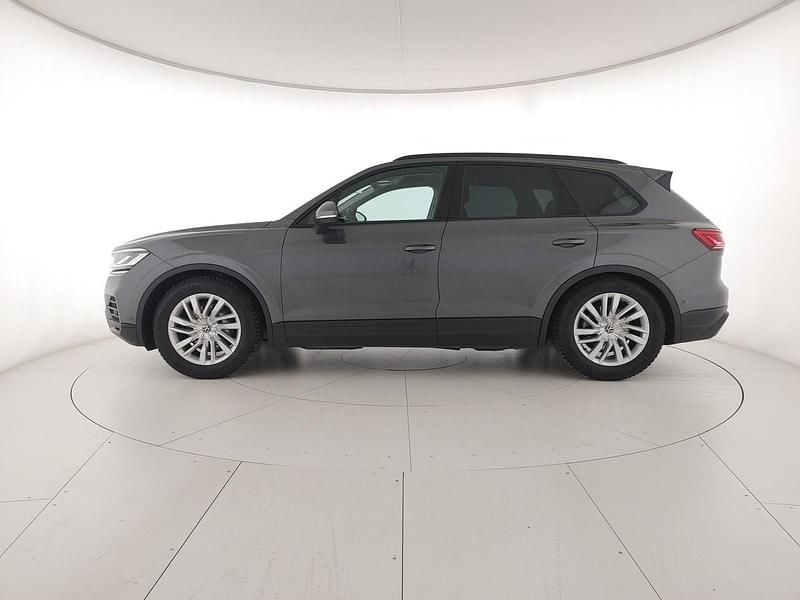 Usata VW Touareg Elegance 231 CV (169 kW) 2025 3m silicon grey metallizzato SUV