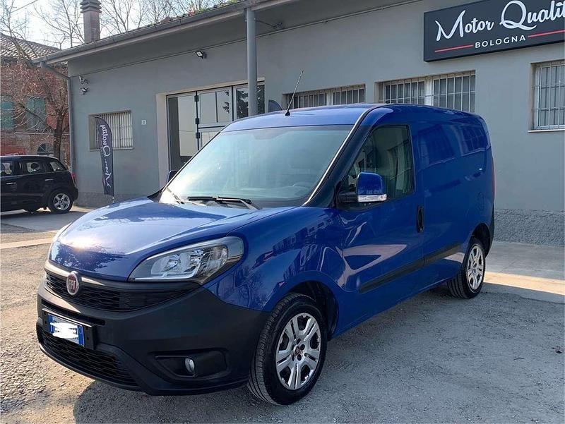 Usata Fiat Doblò Active 95 CV (69 kW) 2019 Blu/azzurro Monovolume