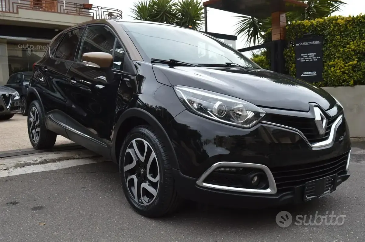 Usata Renault Captur Intens 110 CV (80 kW) 2016 Nero SUV