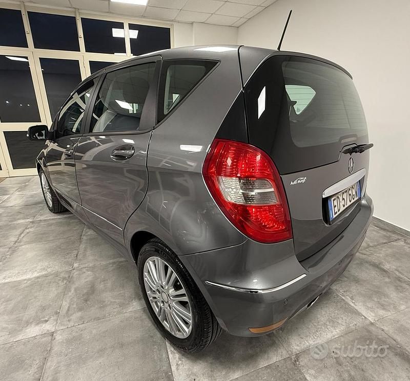Usata Mercedes A160 Elegance 82 CV (60 kW) 2010 Grigio Berlina
