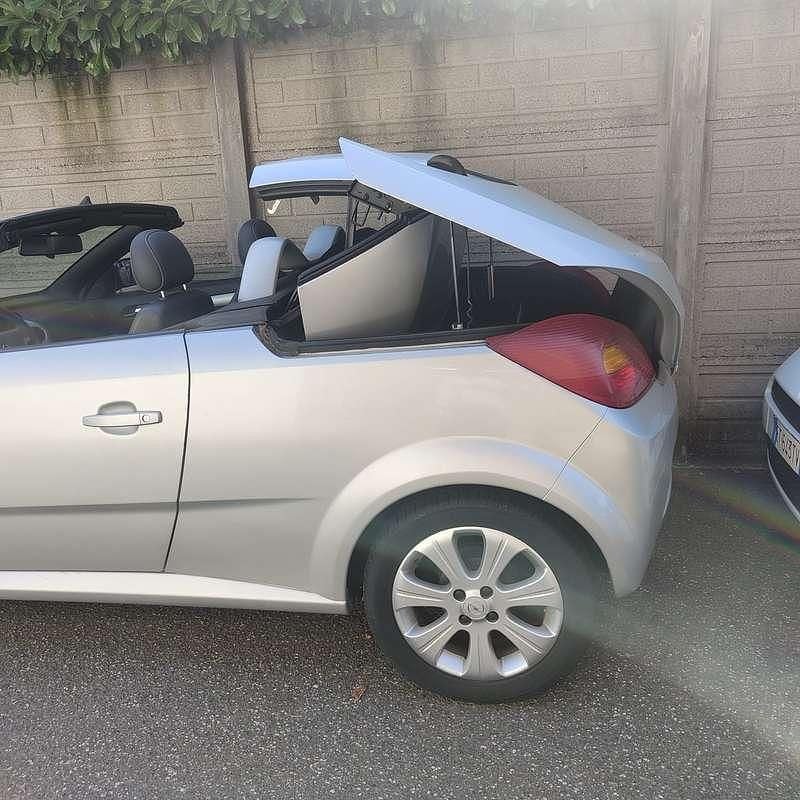 Usata Opel Tigra Edition 125 CV (91 kW) 2010 Cabrio
