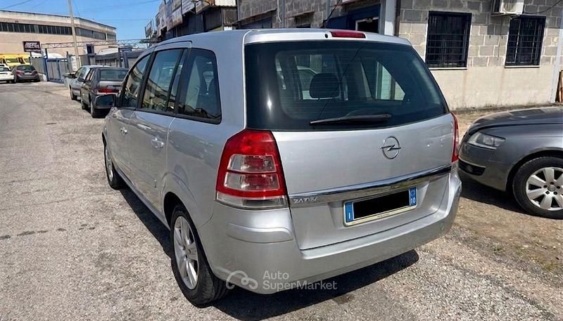 Occasion Opel Zafira 140 ch (102 kW) 2010 Argent Monospace