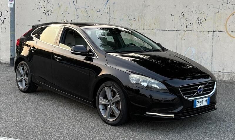 Usata Volvo V40 149 CV (109 kW) 2013 Nero Station wagon