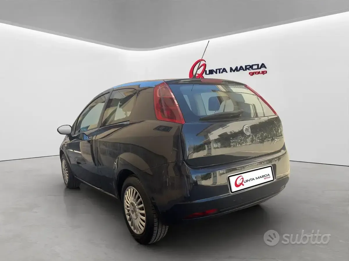 Usata Fiat Grande Punto Dynamic 75 CV (55 kW) 2008 Nero Utilitaria