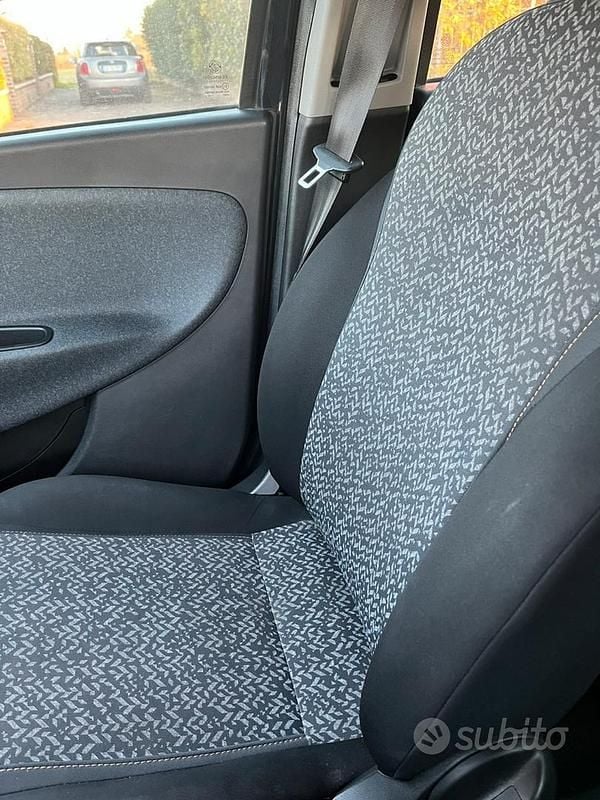 Usata Lancia Ypsilon 60 CV (44 kW) 2019 Nero Utilitaria