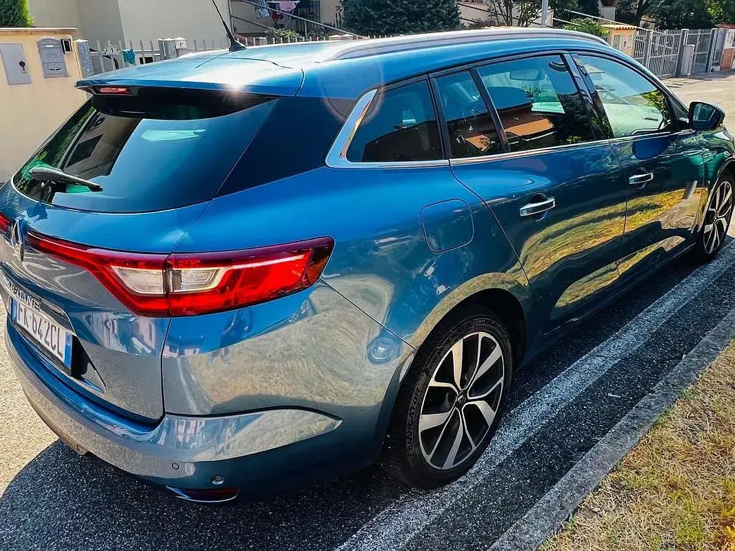 Usata Renault Mégane IV Bose Edition 110 CV (80 kW) 2017 Blu/azzurro Station wagon