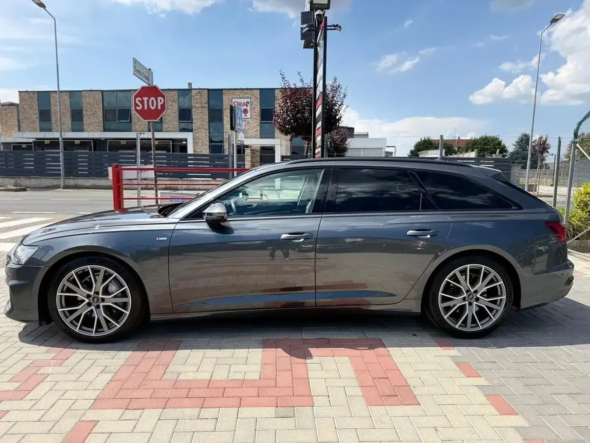 Usata Audi A6 S-Line 245 CV (180 kW) 2023 Grigio Station wagon