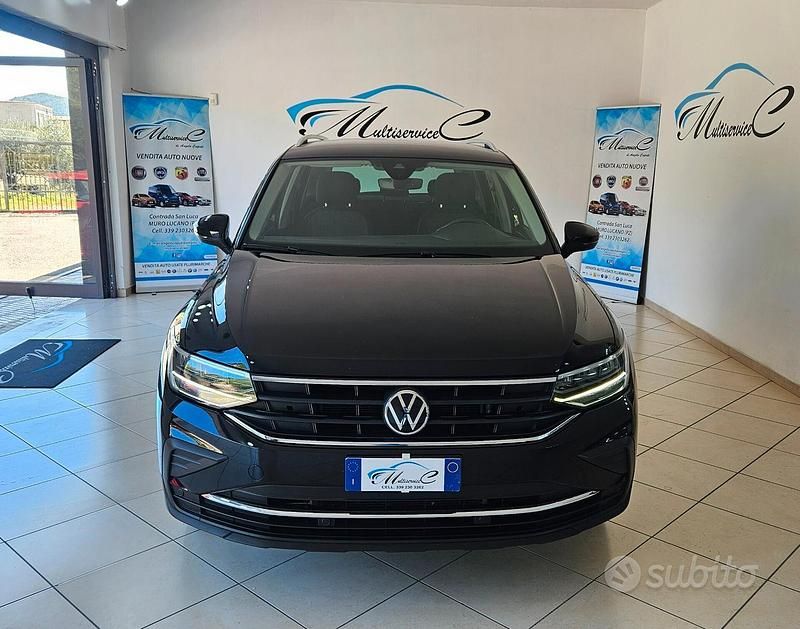 Nero Usata 2022 VW Tiguan Life SUV | 22.500 € (Ottimo prezzo) - Immagine 1/4