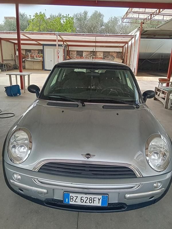 Usata Mini ONE 90 CV (66 kW) 2002 Grigio Utilitaria