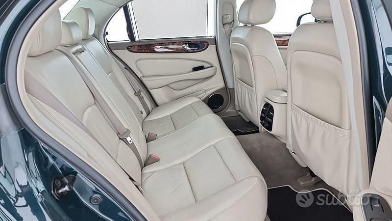 Usata Jaguar XJR 396 CV (291 kW) 2004 Verde Berlina
