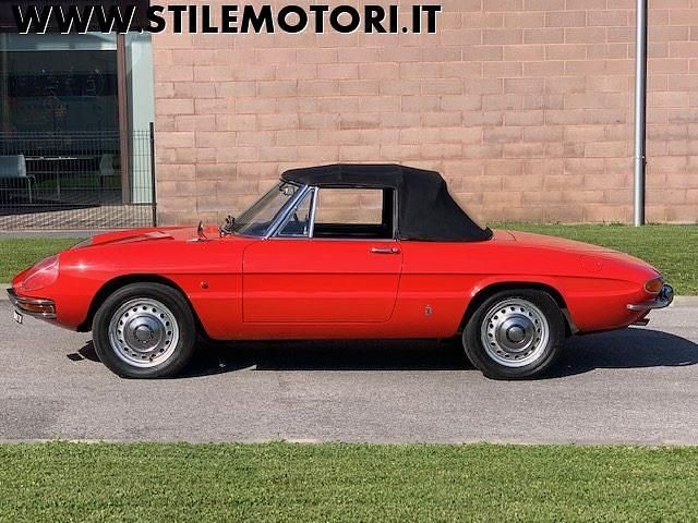 Usata Alfa Romeo Spider 109 CV (80 kW) 1967 Rosso pastello Cabrio