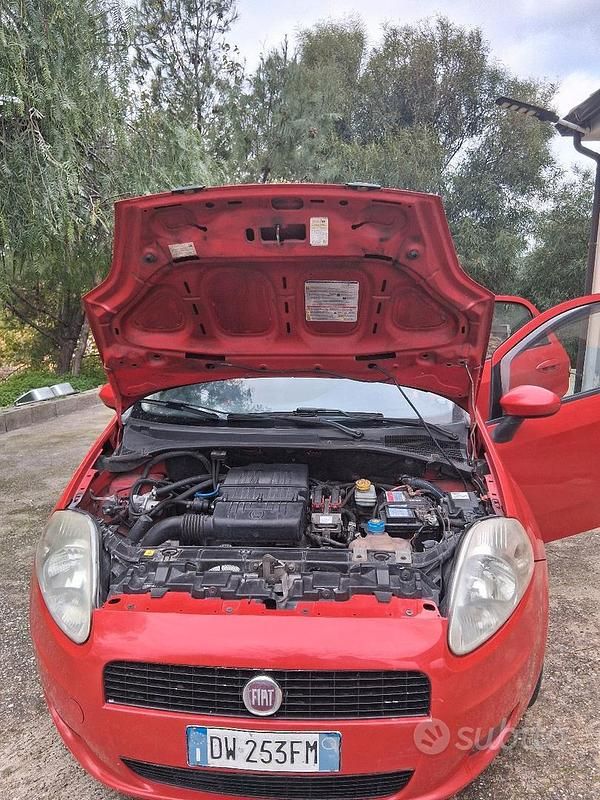 Usado Fiat Grande Punto 77 HP (56 kW) 2010 Citadino