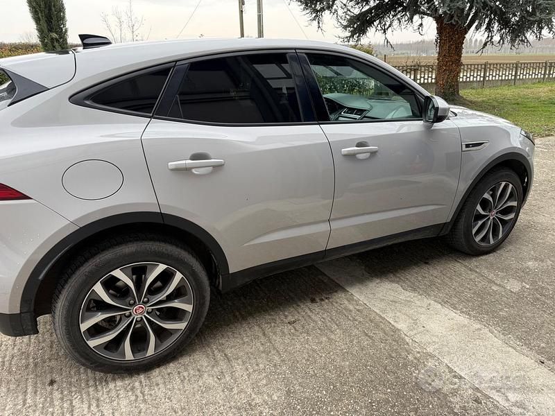 Usata Jaguar E-Pace 180 CV (132 kW) 2018 Grigio SUV