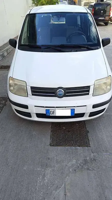 Usata Fiat Panda Dynamic 69 CV (50 kW) 2007 Bianco Utilitaria