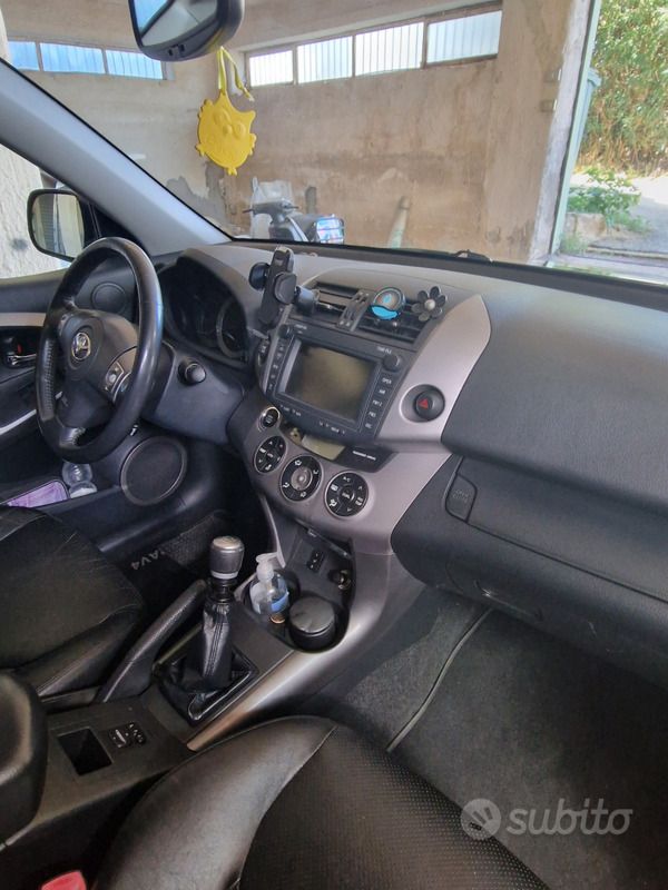 Usata Toyota RAV4 Luxury 177 CV (130 kW) 2008 Grigio SUV
