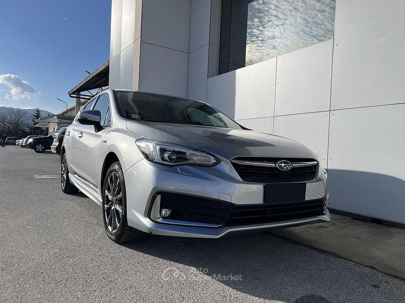 Usata Subaru Impreza Premium 150 CV (110 kW) 2021 Argento Berlina