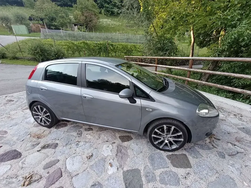 Usata Fiat Grande Punto Emotion 120 CV (88 kW) 2008 Utilitaria