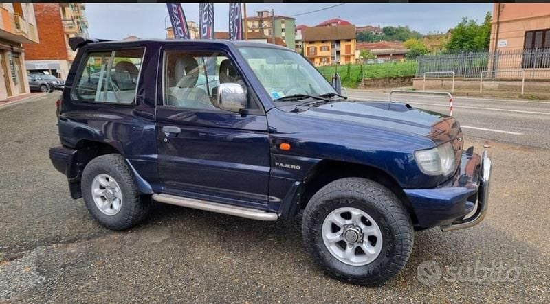 Usata Mitsubishi Pajero 2000 Blu SUV