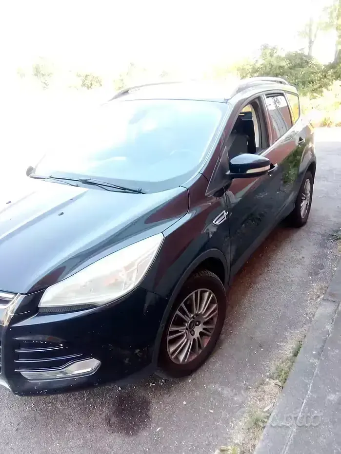 Usata Ford Kuga 163 CV (119 kW) 2013 Nero SUV