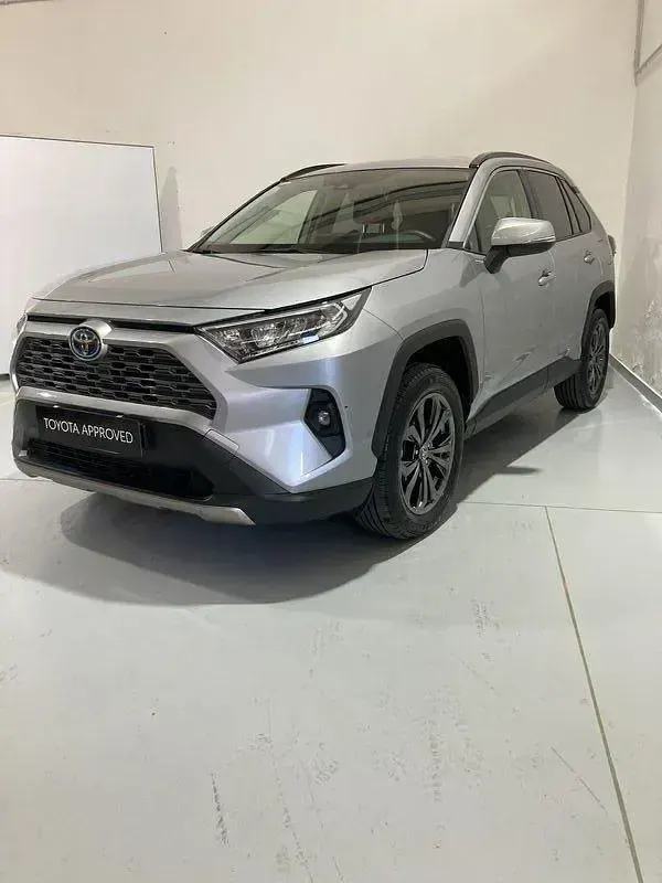 Usata Toyota RAV4 Hybrid 218 CV (160 kW) 2022 Argento SUV
