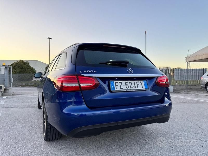 Usata Mercedes C200 160 CV (117 kW) 2019 Blu Station wagon