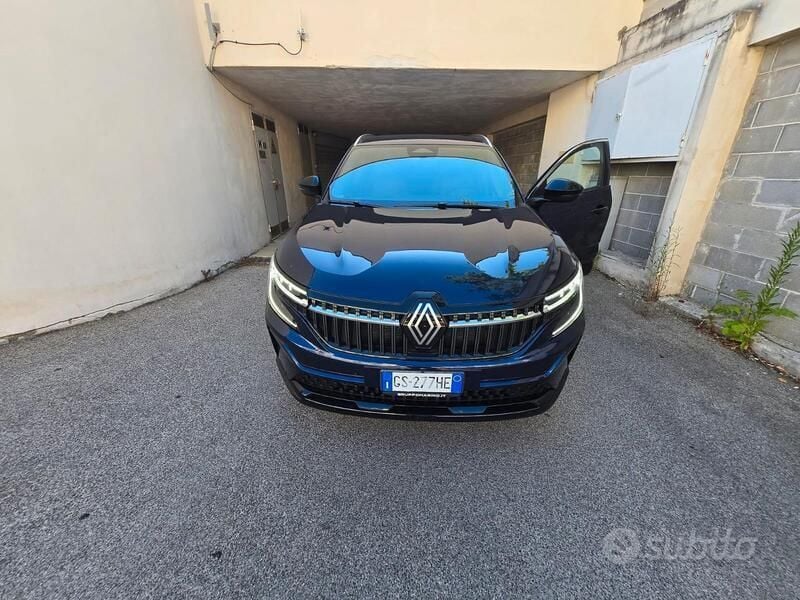 Usata Renault Espace Techno 131 CV (96 kW) 2023 Blu/azzurro Monovolume