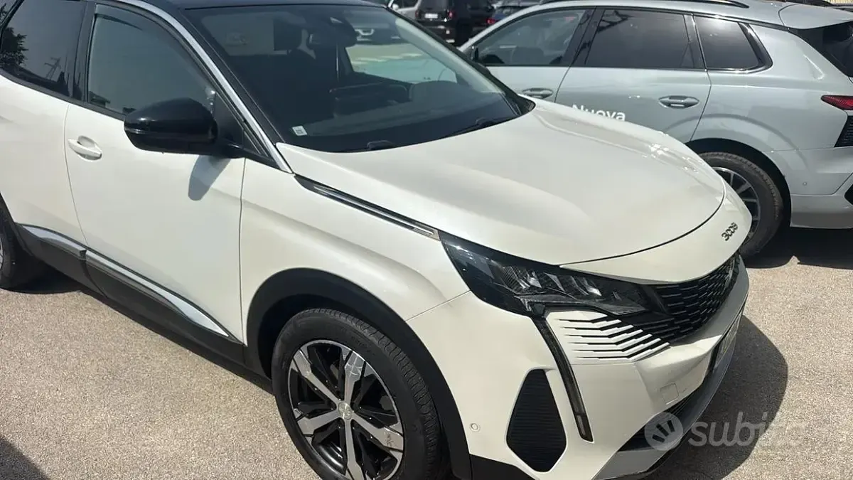Usata Peugeot 3008 Allure 131 CV (96 kW) 2022 Bianco SUV